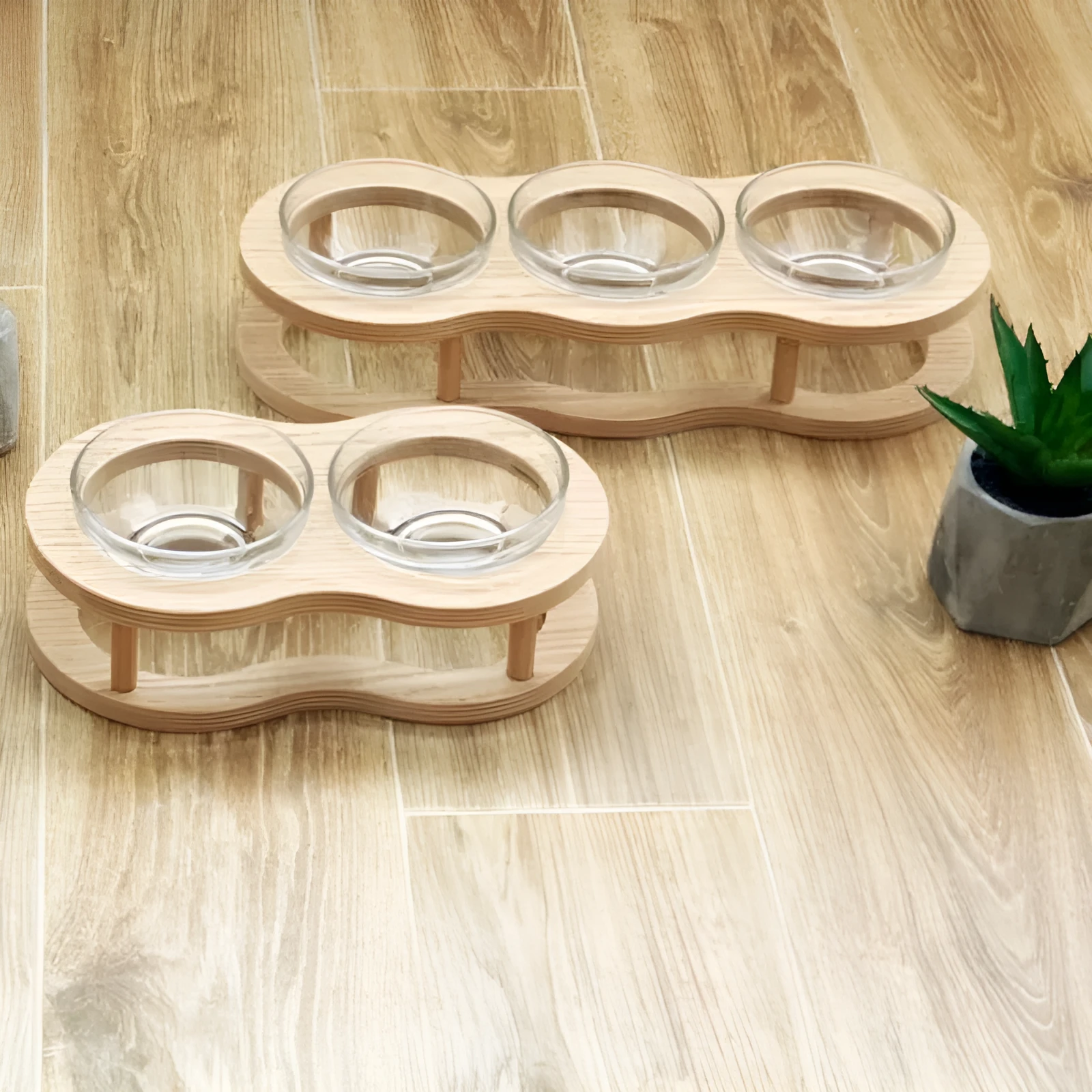 Wooden pet bowl rack with glass bowls – double bowl size 24x9cm for cats or small dogs