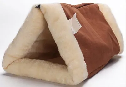Cat tunnel sleeping bag in suede and plush fabric with crinkle sound feature, 90x75cm