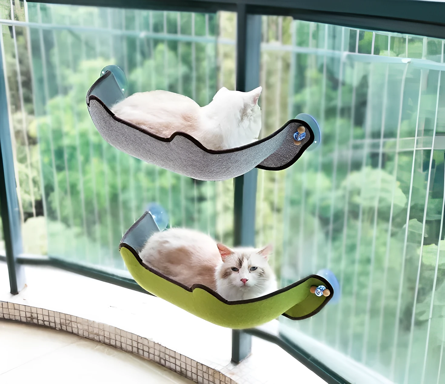Cat sleeping on a window sill hammock made of EVA and felt cloth, secured by three 8.5cm suction cups