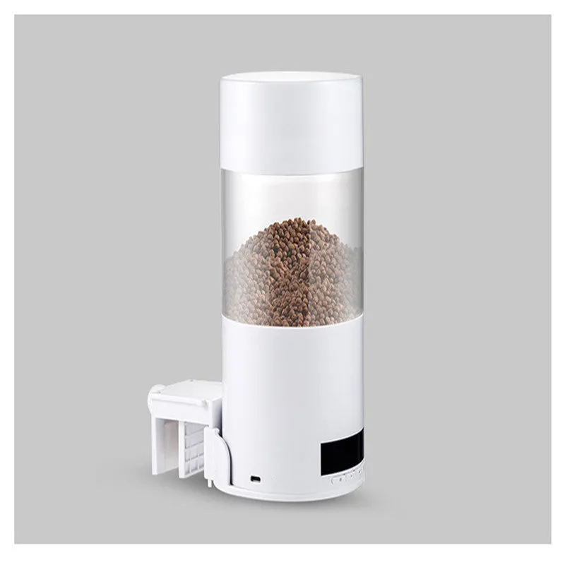 White ABS automatic fish feeder for aquarium, 9x9x18cm, with 24-hour timer and USB cable