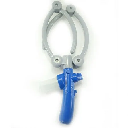 One-key foldable pet bathing hose with 40 cm ring and shampoo dispenser on green garden hose
