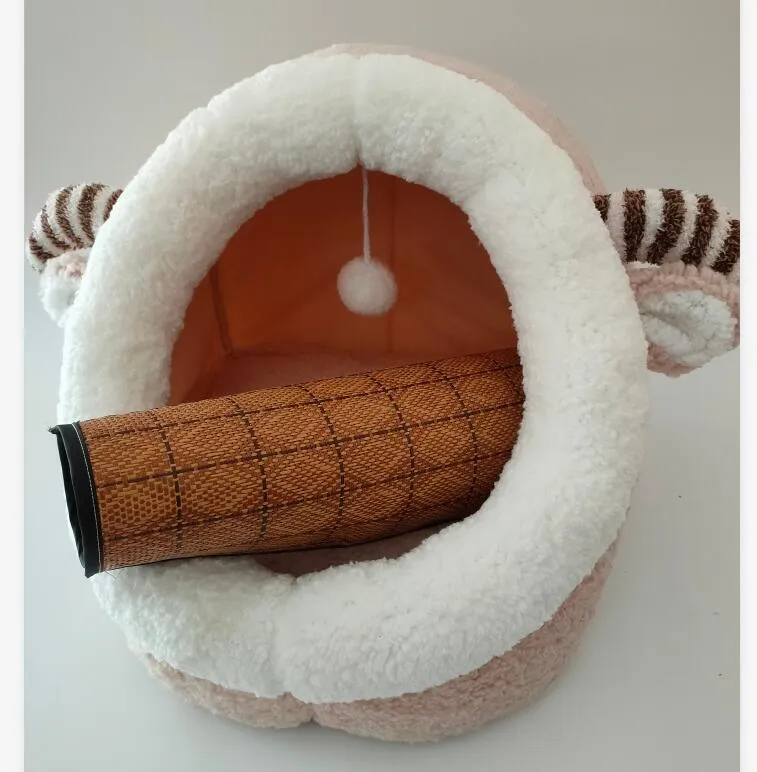 Enclosed cat litter box with velvet interior in camel colour, bear design, for small to medium cats