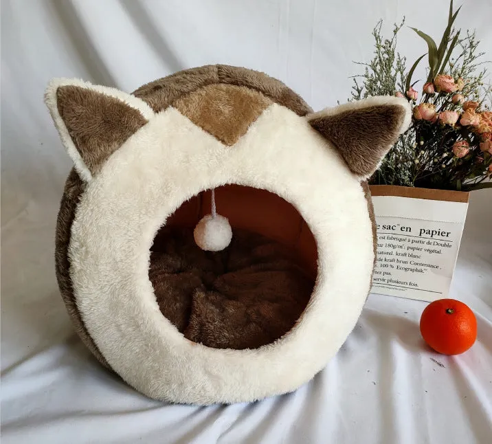 Enclosed cat litter box with velvet interior in camel colour, bear design, for small to medium cats