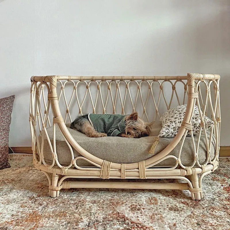 Handmade rattan woven pet bed for dogs and cats in natural brown colour
