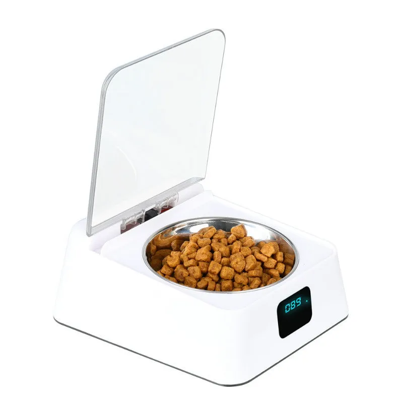 White automatic pet feeder with compact 210x170x92mm dimensions and USB rechargeable base