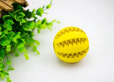 Non-toxic rubber mint feeding ball with built-in food storage bin for cats and dogs 5cm and 7cm multicolor