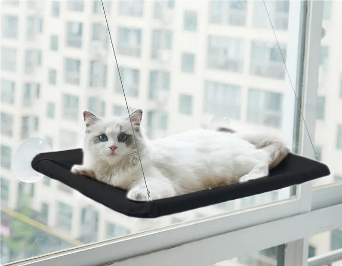 Cat hammock made of Oxford cloth with plastic steel wire, 55cm long, hanging on window with suction cups