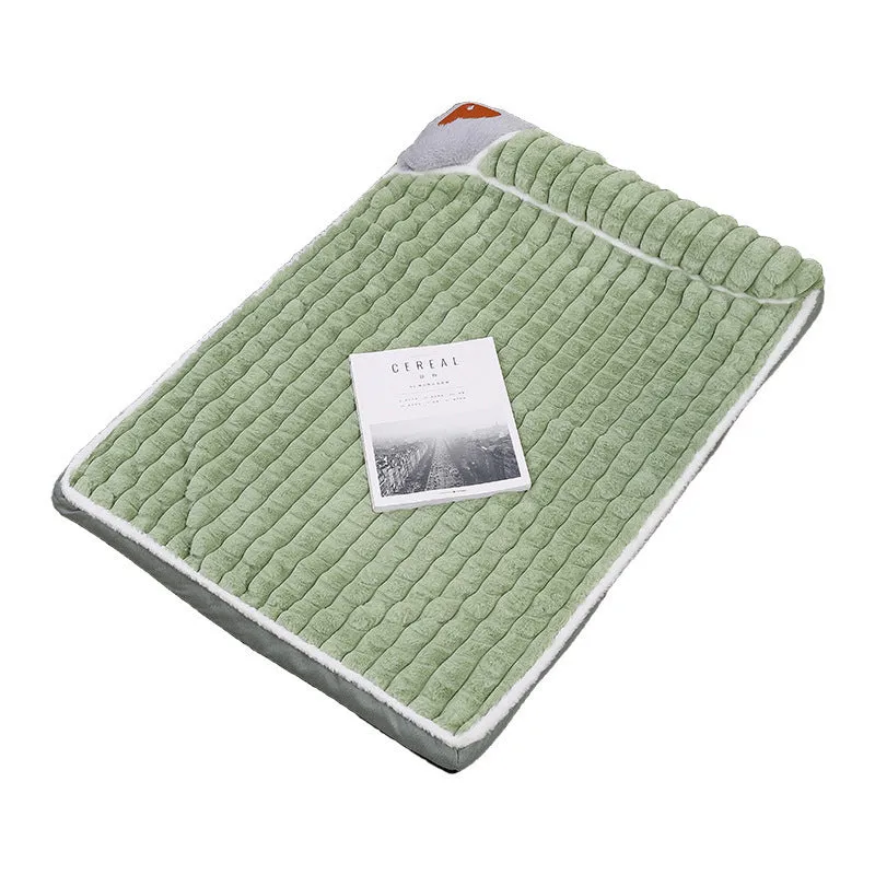 Winter warm removable pet sleeping pad for dogs and cats, size 3XL 100x70cm, in green colour