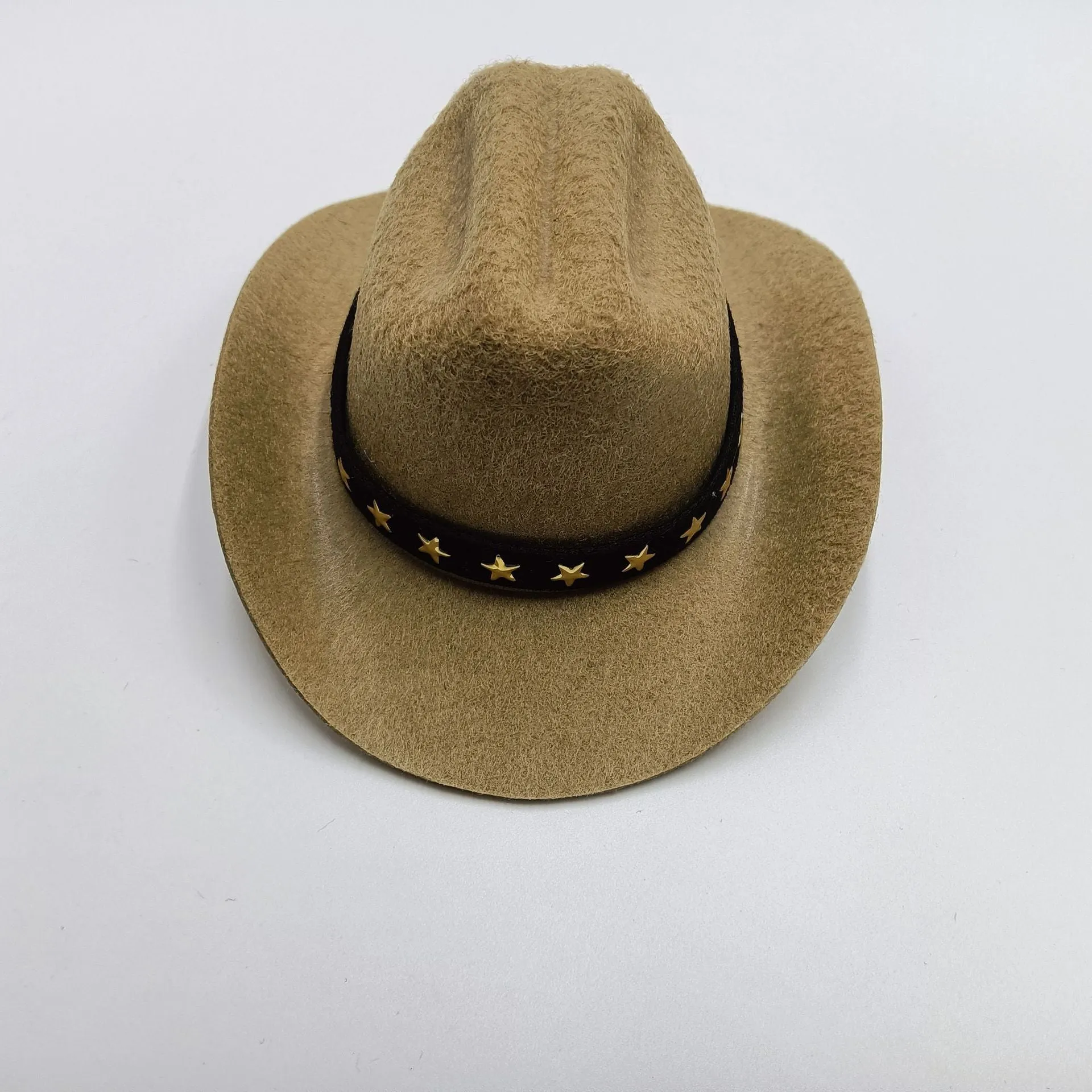 Wool felt pet hat in beige with conical shape, available in S and M sizes