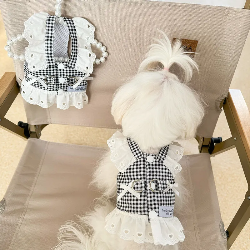Pet dog cat thin chest back traction pastoral skirt in black and white plaid cloth material on a small dog