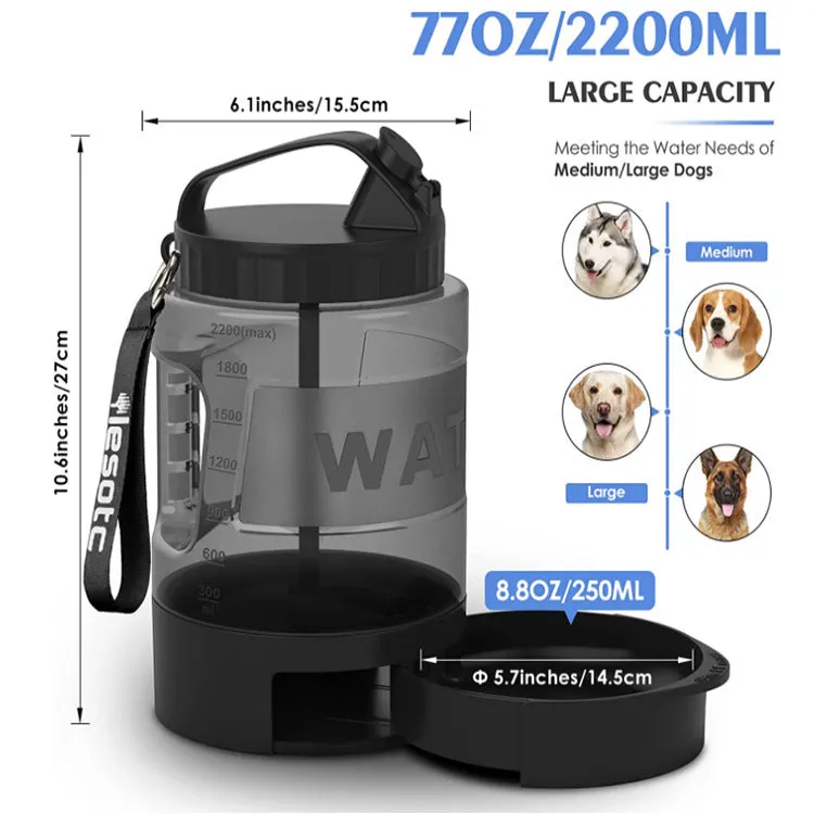 Black large capacity drinking water bottle for dogs and cats made of silicone and plastic, portable design