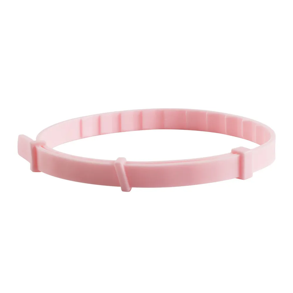 Adjustable pet anti-mosquito collar for cats and dogs with natural plant extracts in grey packaging