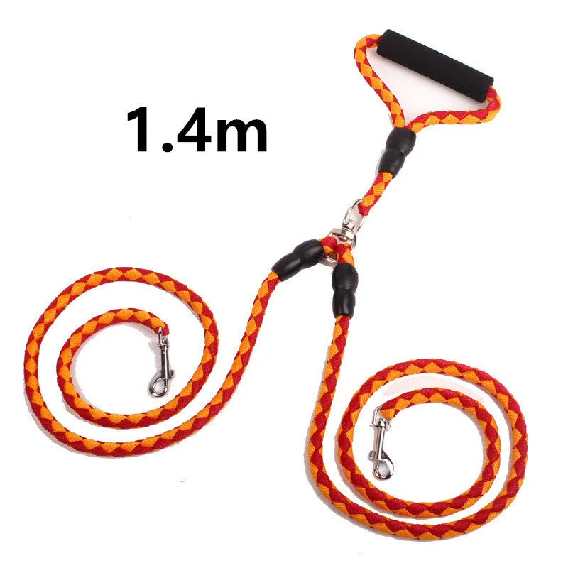 Double-ended dog leash with reflective threads and padded handle in blue colour