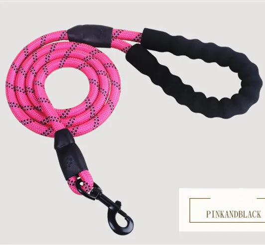 Reflective nylon dog leash 1.5m with black foam handle and zinc alloy hook on a black background