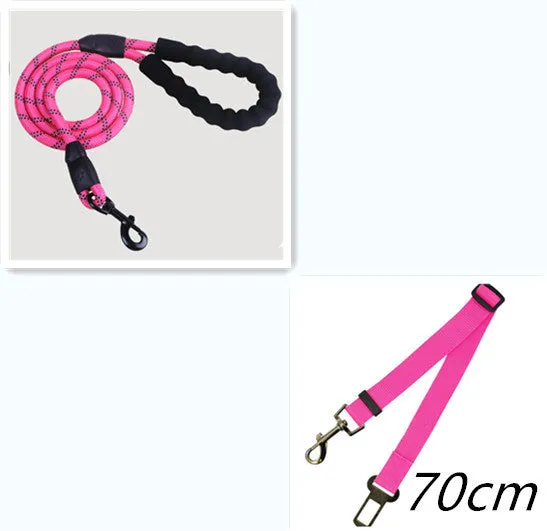 Reflective nylon dog leash 1.5m with black foam handle and zinc alloy hook on a black background