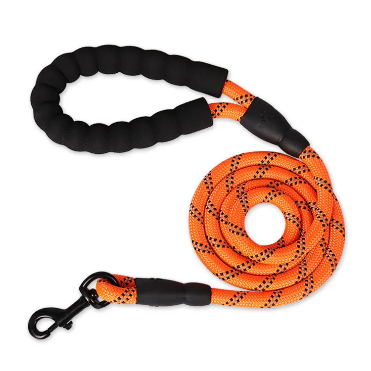 Reflective nylon dog leash 1.5m with black foam handle and zinc alloy hook on a black background