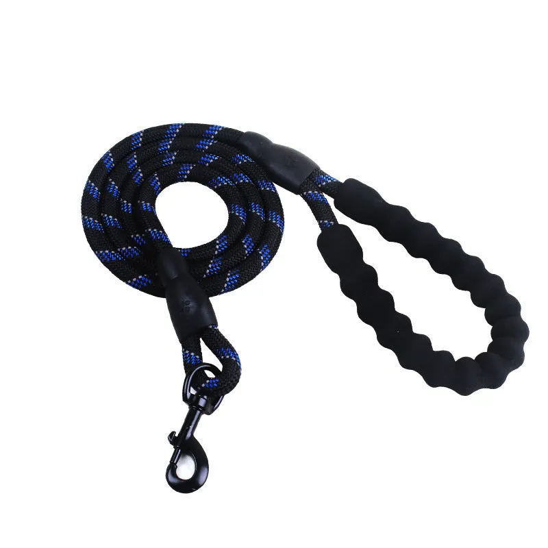 Reflective nylon dog leash 1.5m with black foam handle and zinc alloy hook on a black background