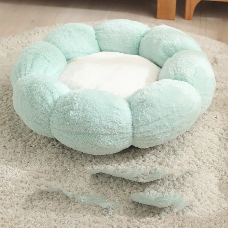 Flower shaped pet bed mat in green light pink colour, 40cm diameter, for small dogs and cats