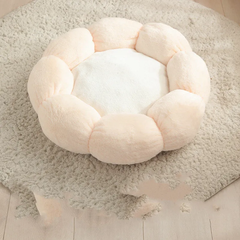 Flower shaped pet bed mat in green light pink colour, 40cm diameter, for small dogs and cats