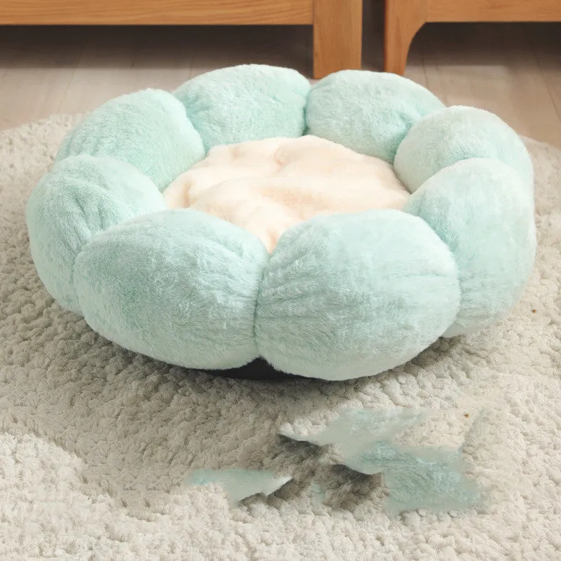 Flower shaped pet bed mat in green light pink colour, 40cm diameter, for small dogs and cats