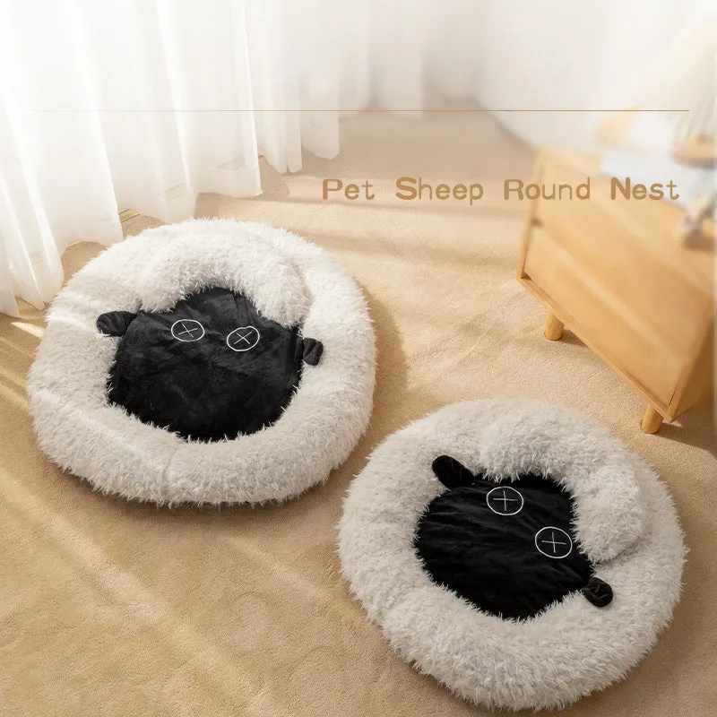 Round fluffy faux wool cat bed in winter warm style, available in sizes L, M, S for indoor cats.