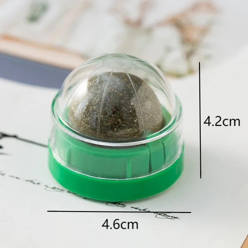 Plastic catnip ball toy in various colours with bite-resistant construction for cats