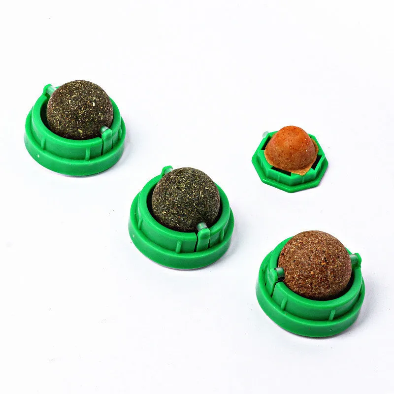 Plastic catnip ball toy in various colours with bite-resistant construction for cats