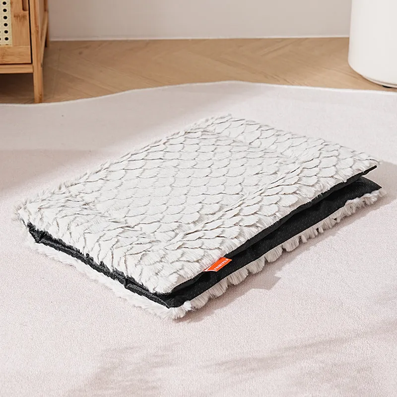 Pv wool cushion with fish scale pattern in brown for dogs and cats, available in multiple sizes