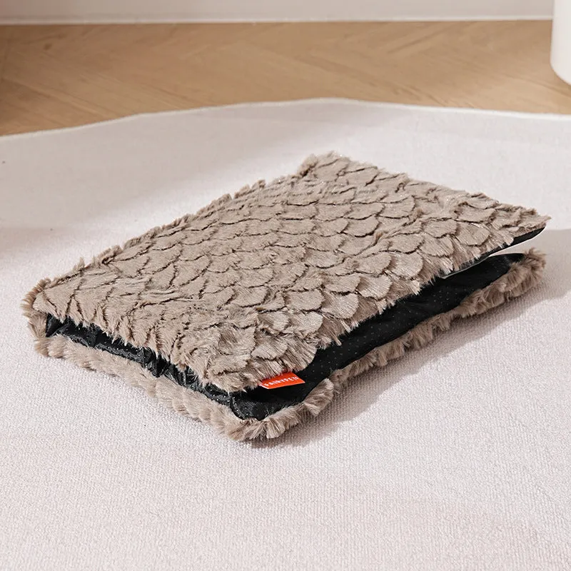 Pv wool cushion with fish scale pattern in brown for dogs and cats, available in multiple sizes