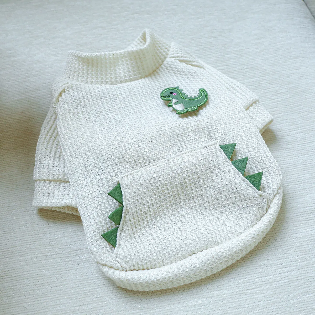 Casual polyester round-neck pet sweater shirt for small dogs and cats in multiple sizes