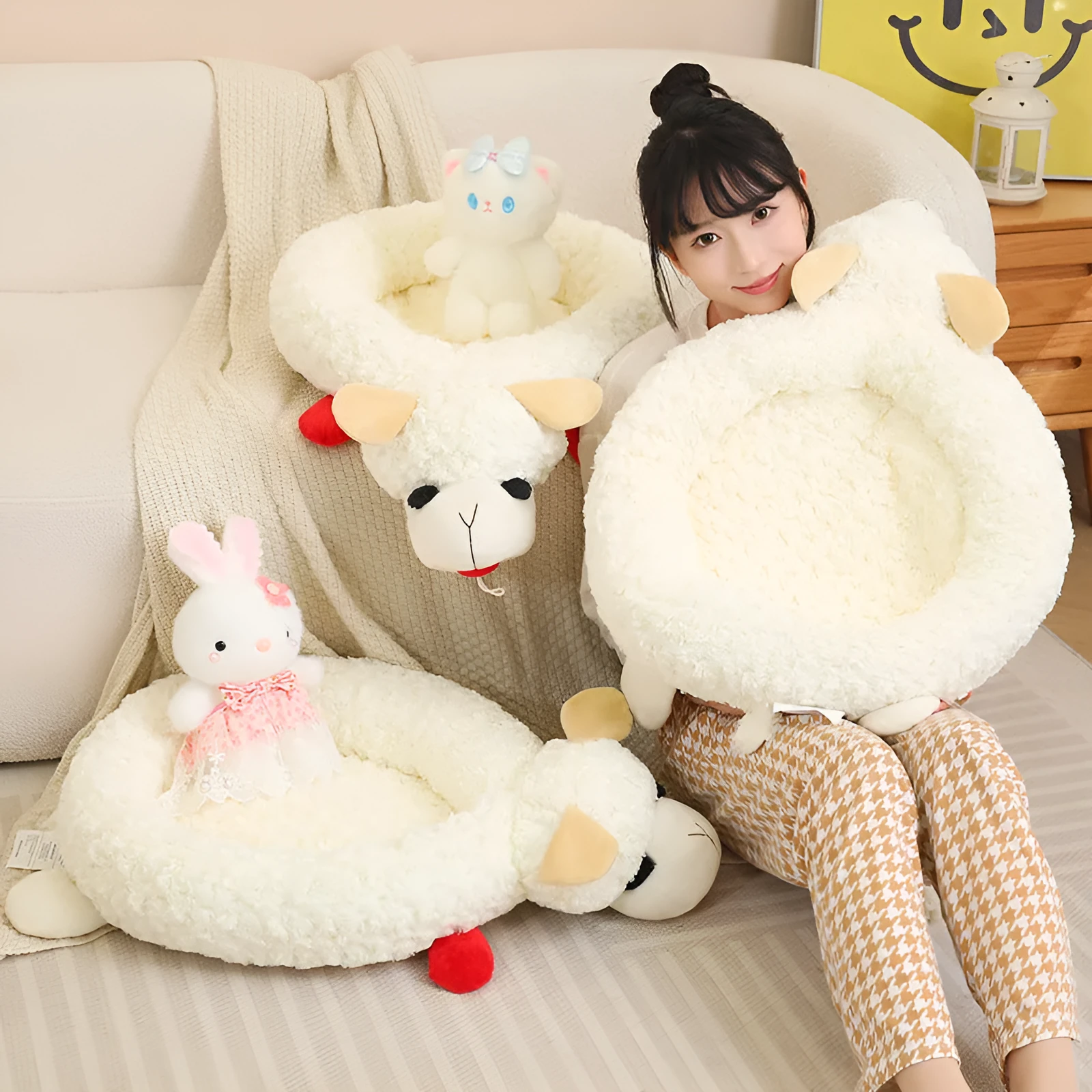 White plush pet nest bed for dogs and cats measuring 70 by 50 centimetres