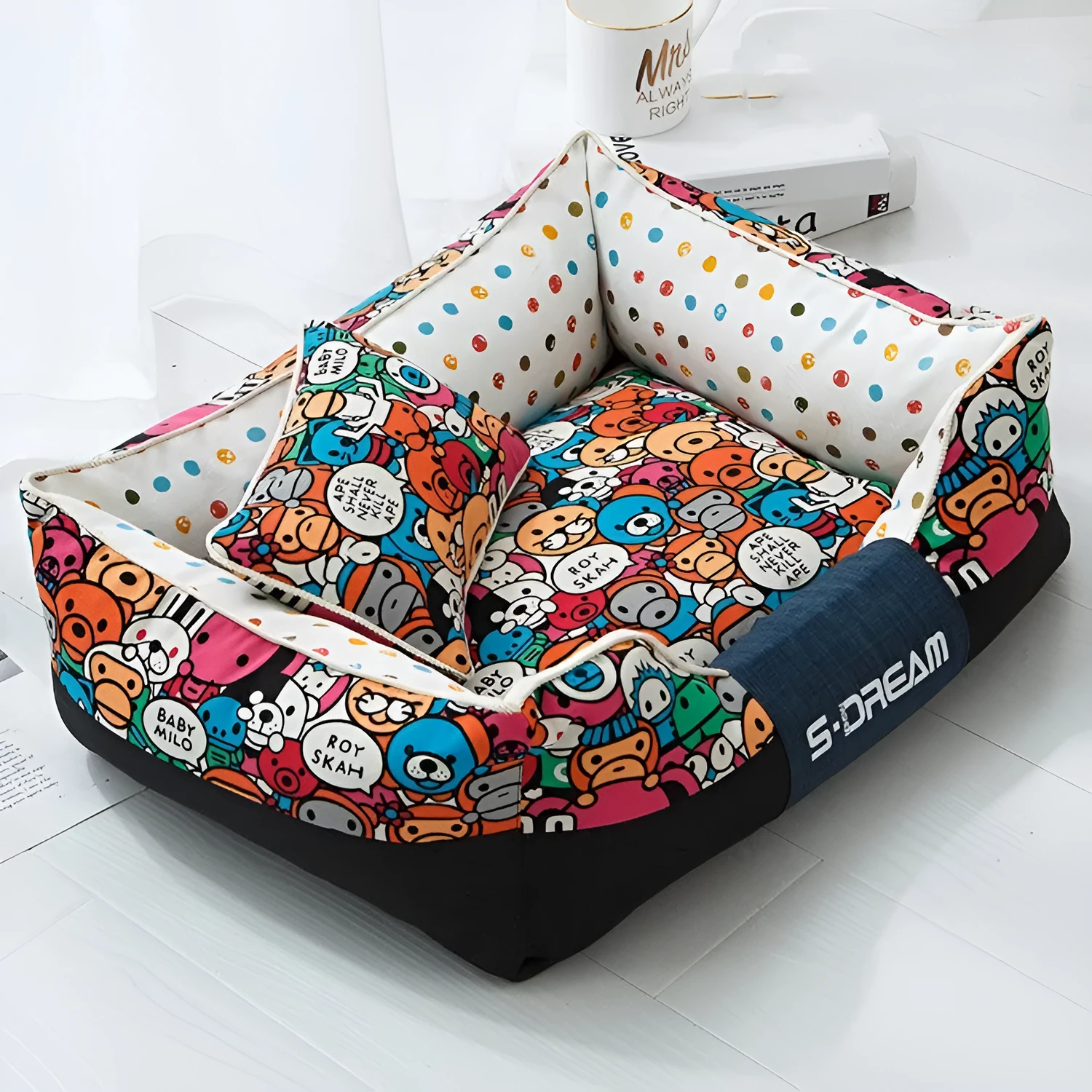 Canvas and waterproof Oxford cloth pet nest bed in size L for pets up to 30 kg, colour big mouth monkey
