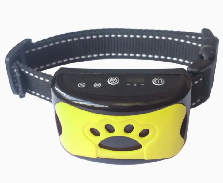 Waterproof rechargeable dog training collar with remote control in black colour, adjustable 6-35cm neck strap