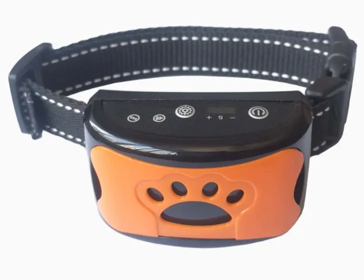 Waterproof rechargeable dog training collar with remote control in black colour, adjustable 6-35cm neck strap