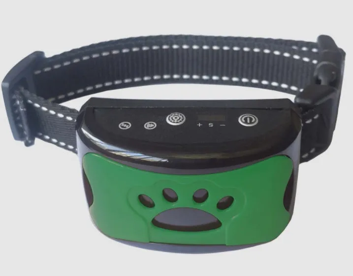 Waterproof rechargeable dog training collar with remote control in black colour, adjustable 6-35cm neck strap