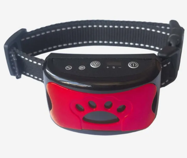 Waterproof rechargeable dog training collar with remote control in black colour, adjustable 6-35cm neck strap