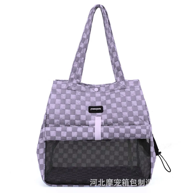 Portable cat bag in bubble composite cloth with shoulder strap, available in four colours