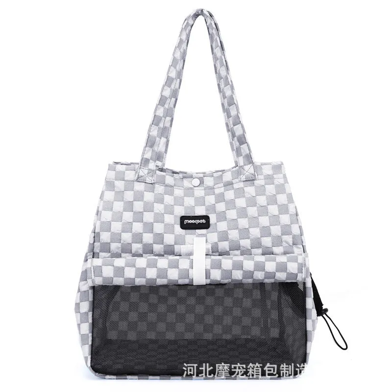 Portable cat bag in bubble composite cloth with shoulder strap, available in four colours