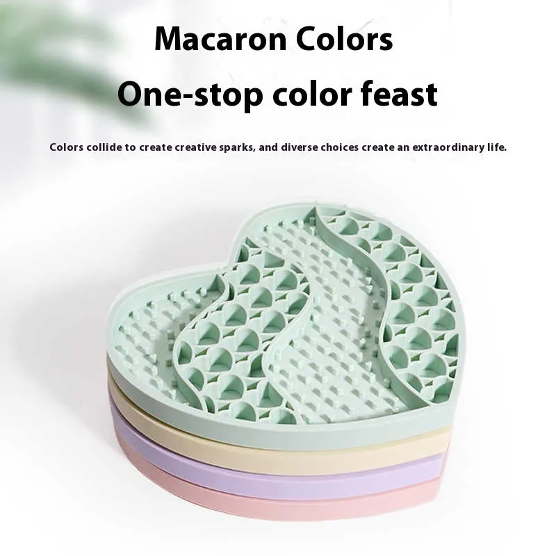 Silicone dog licking mat in Bright Bamboo Green, 20x18.5cm slow food feeding mat with textured surface