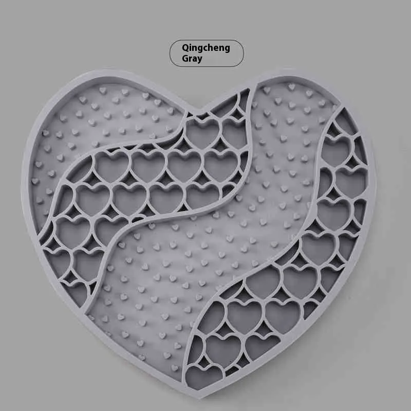 Silicone dog licking mat in Bright Bamboo Green, 20x18.5cm slow food feeding mat with textured surface