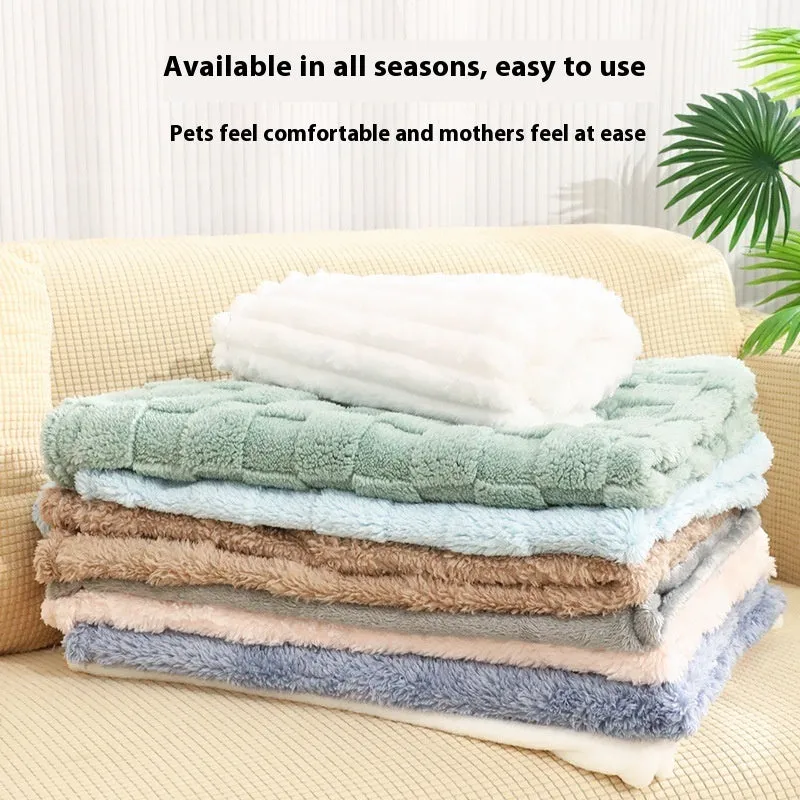 Soft coral fleece pet blanket for dogs in three sizes with random colour pattern
