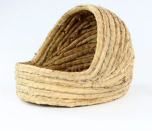 Natural hand-woven grass nest for rabbits – straw corn husk bridge hole cradle, small size, nest colour