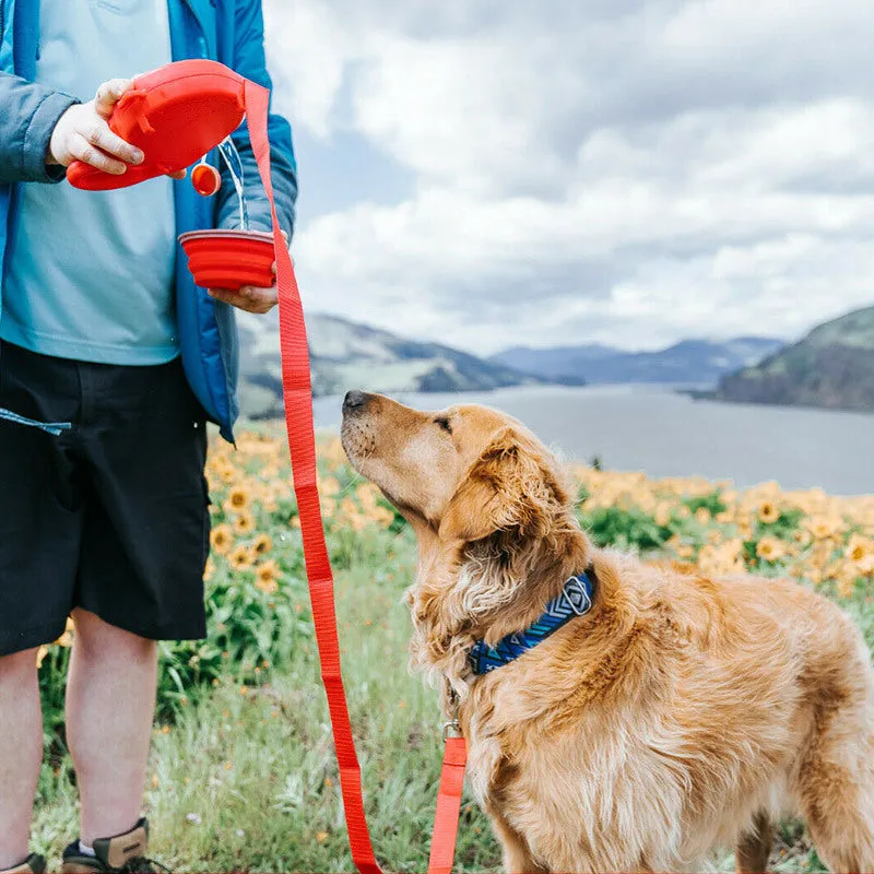 Outdoor portable traction rope with built-in water bottle in blue colour
