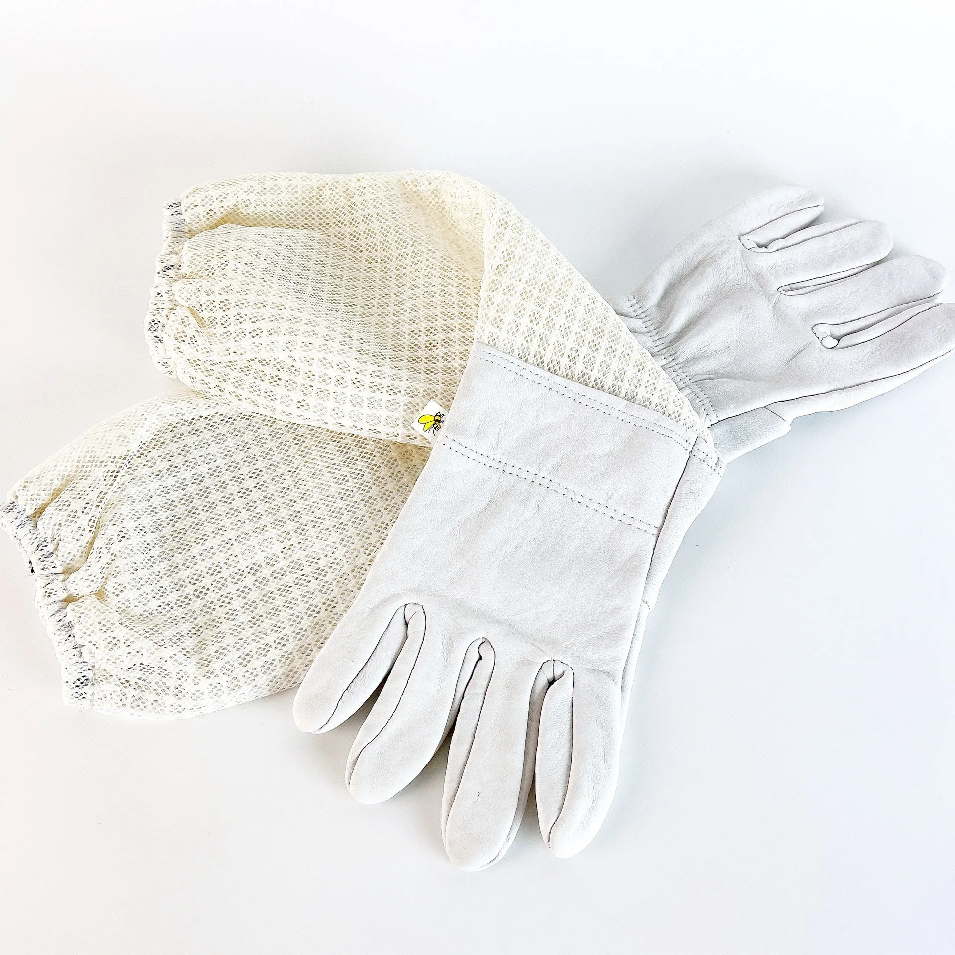 Three-layer breathable mesh sheepskin anti-bee gloves with cowhide and rubber reinforcement for beekeeping