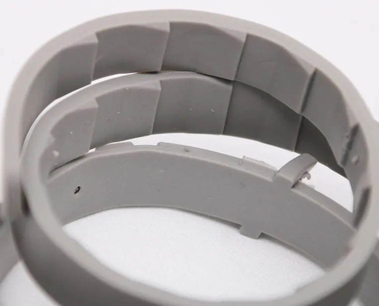Adjustable grey flea and tick collar for dogs on a white background, 62cm size