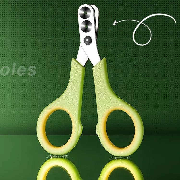 Manual cat nail clippers with round metal blade and green handle, designed for even nail cutting and split prevention