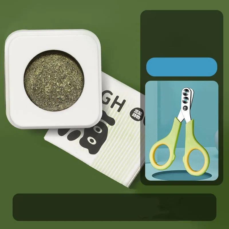 Manual cat nail clippers with round metal blade and green handle, designed for even nail cutting and split prevention