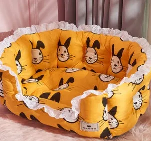 Thickened pet bed with yellow flower design for medium dogs and cats