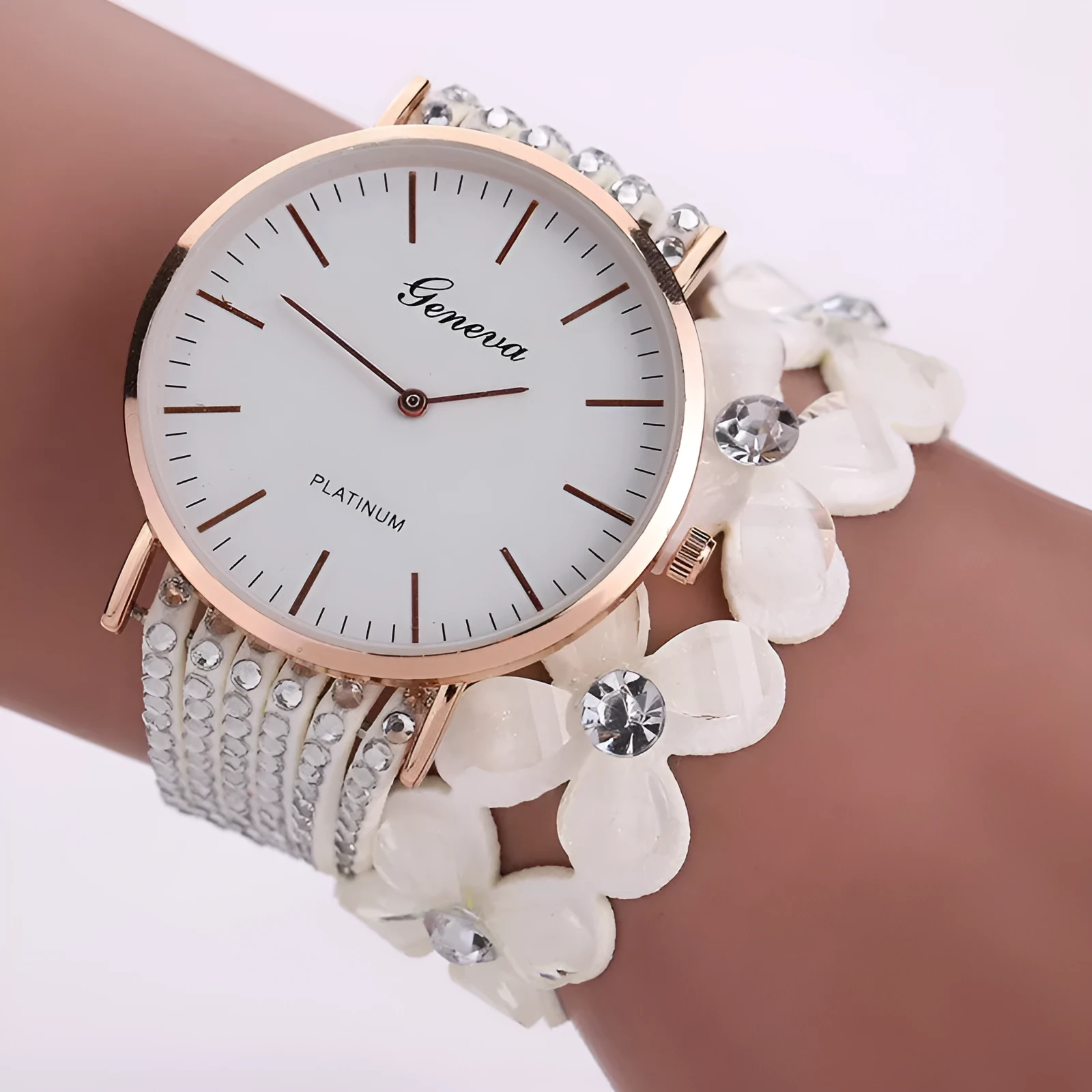 Geneva flowers women's quartz watch with crystal dial, 3.5cm case, bracelet strap, available in black colour