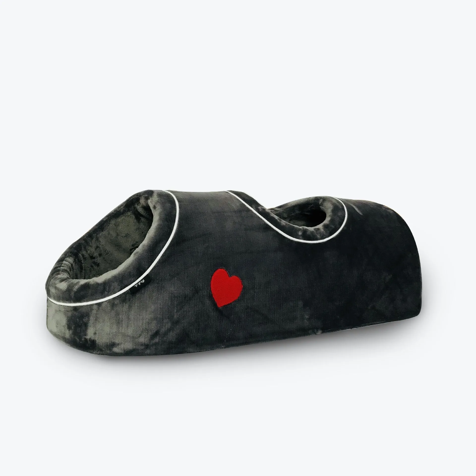 Double-hole flannel cat nest in grey with love heart pattern, 80x30x26cm, side view showing two openings